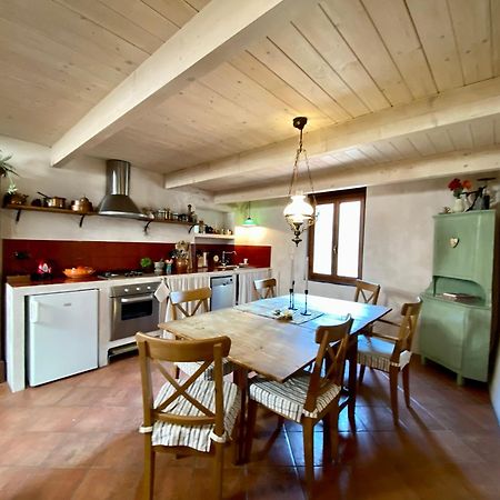 Iconic Italian Townhouse W Rooftop Terrace & Mountain View, Pigna Exterior photo
