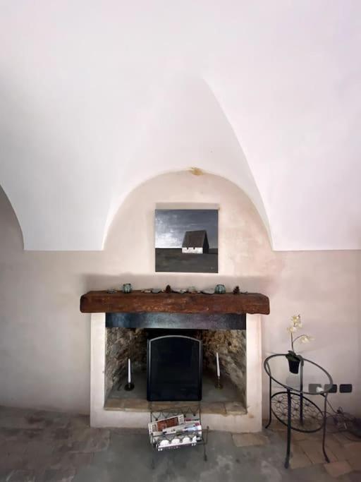 Iconic Italian Townhouse W Rooftop Terrace & Mountain View, Pigna Exterior photo