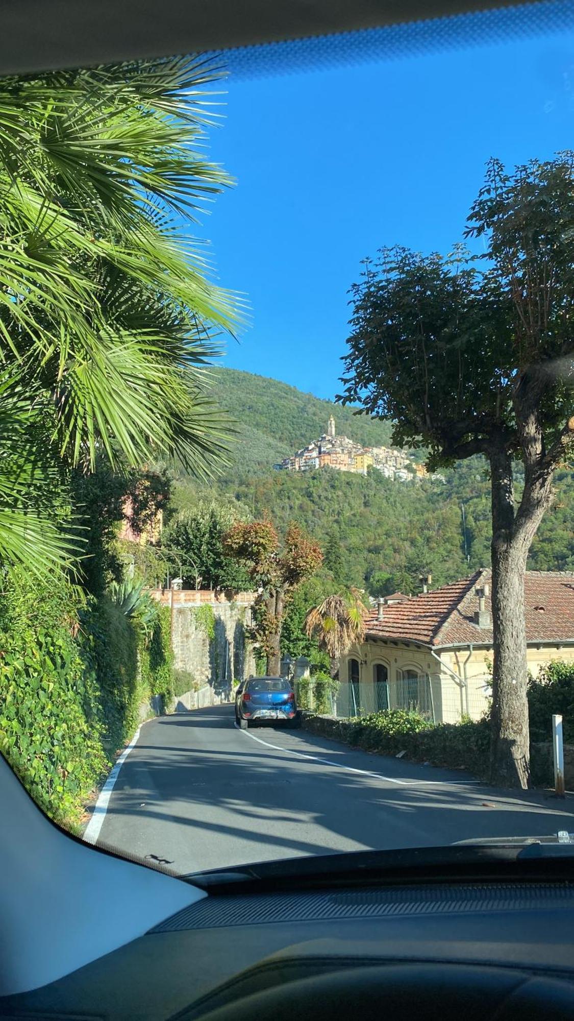 Iconic Italian Townhouse W Rooftop Terrace & Mountain View, Pigna Exterior photo